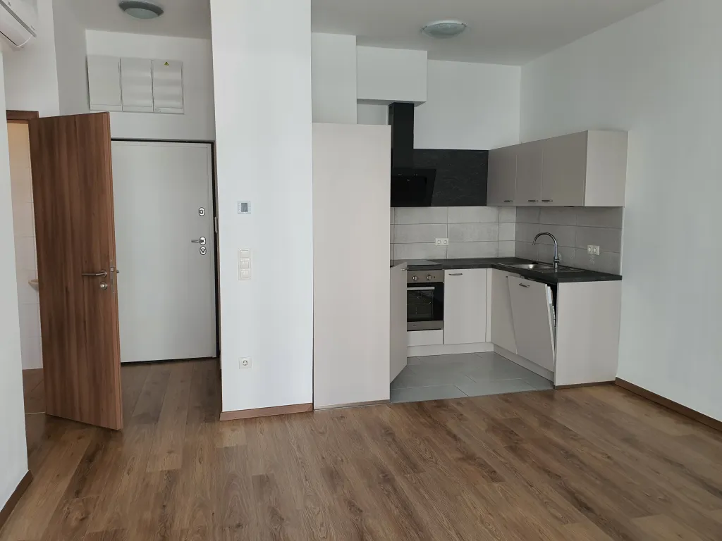 Unfurnished one bedroom apartment with car parking space and storage, Budapeset District 11 Budapart Bíró László József krt. 2., HUF 330 000 monhtly
