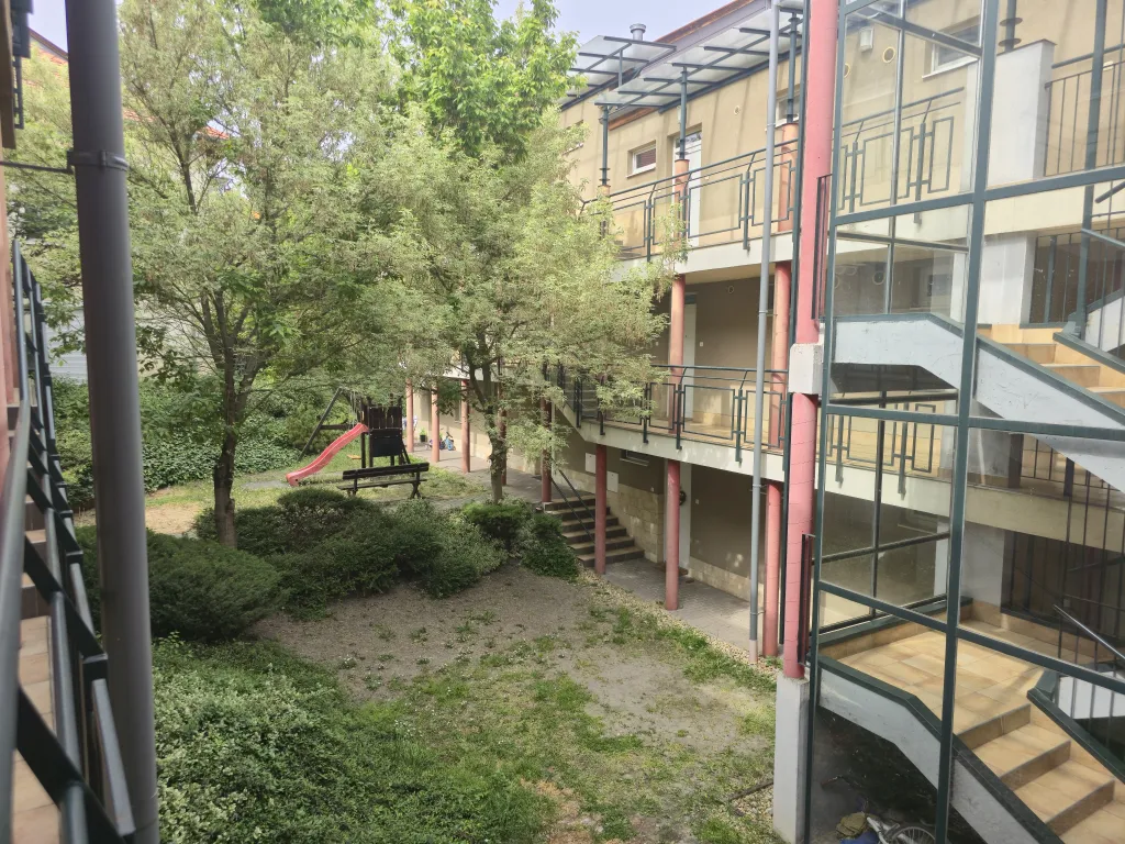 Umfurnished two bedroom apartment with car parking space, Budapeset District 22 Budatétény III. utca 19., HUF 250 000 monhtly